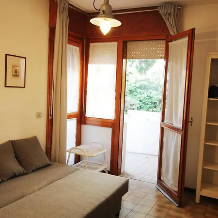 Apartment Alga Sud 9 *